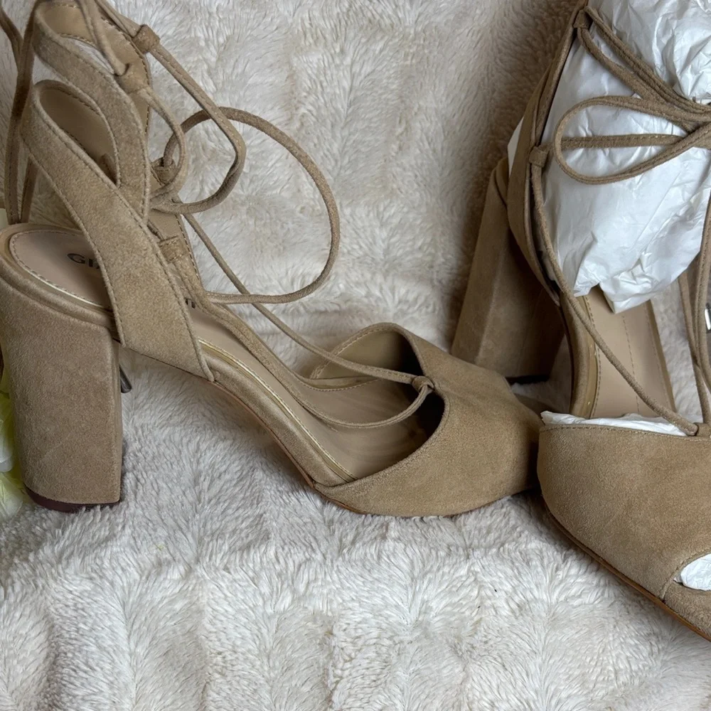 Gianni Bini chic beige